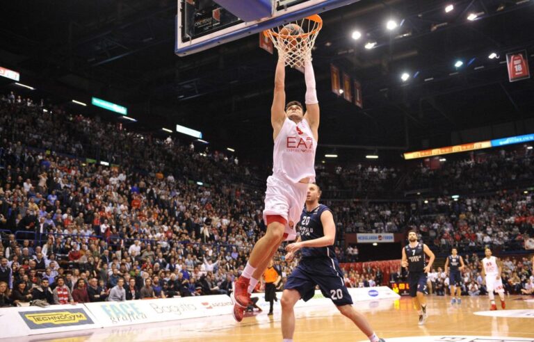 Inizio “Corso di avviamento alla pallacanestro” rivolto agli studenti delle classi prime e seconde dell’Istituto. Giovedì 20 Marzo 2025. Locale palestra. IISS Amantea.